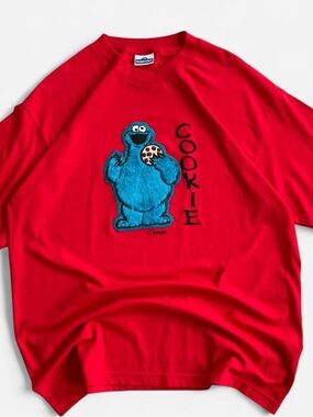 Vintage 90s Sesame Street Blitz Intl. Red Embroidered Cookie Monster Tee T Shirt